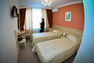 Гостиница Акварель Тверь Двухместный номер с 1 кроватью или 2 отдельными кроватями-1